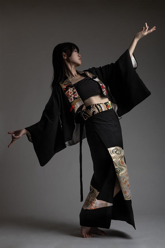 [Sample collection] Kimono jacket and long skirt Black and Gold